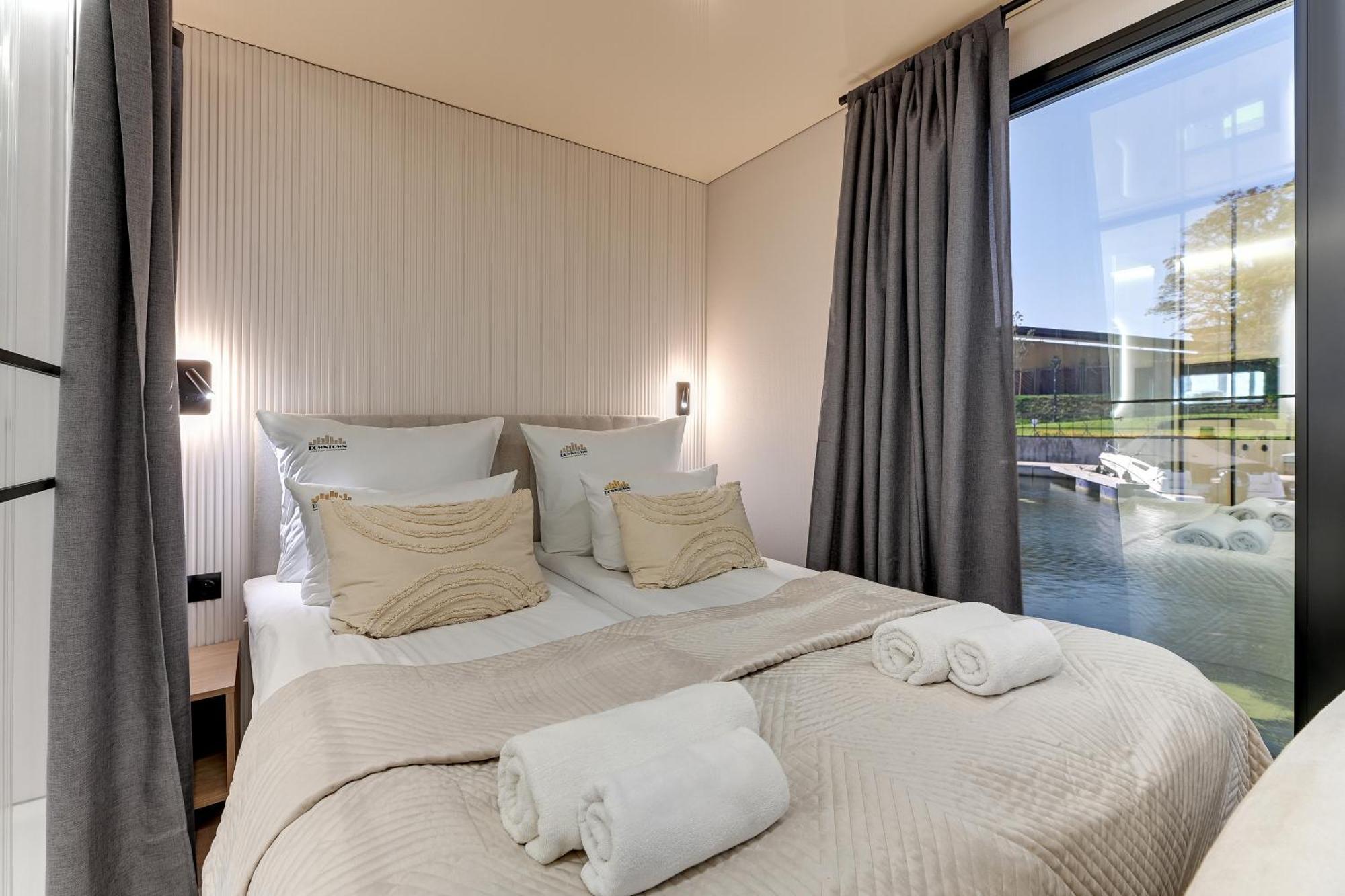 Domy Na Wodzie - La Mare Motlava Houseboats With Sauna By Downtown Apartments Gdansk Exterior photo