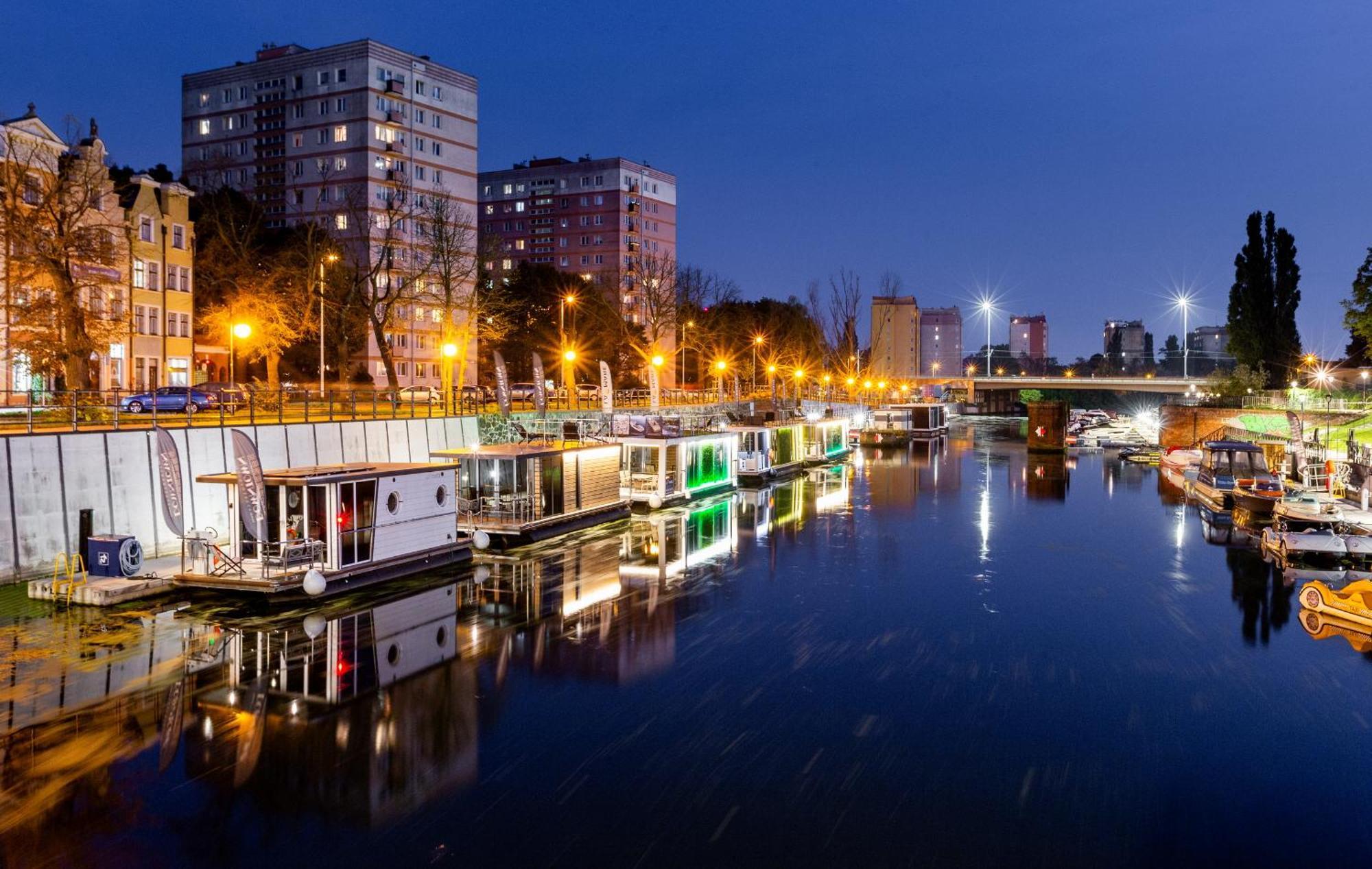Domy Na Wodzie - La Mare Motlava Houseboats With Sauna By Downtown Apartments Gdansk Exterior photo