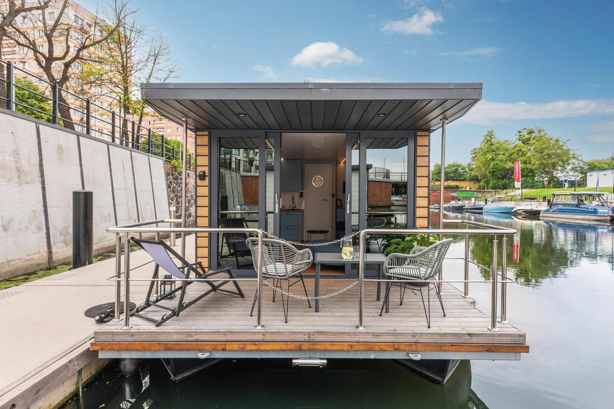 Domy Na Wodzie - La Mare Motlava Houseboats With Sauna By Downtown Apartments Gdansk Room photo